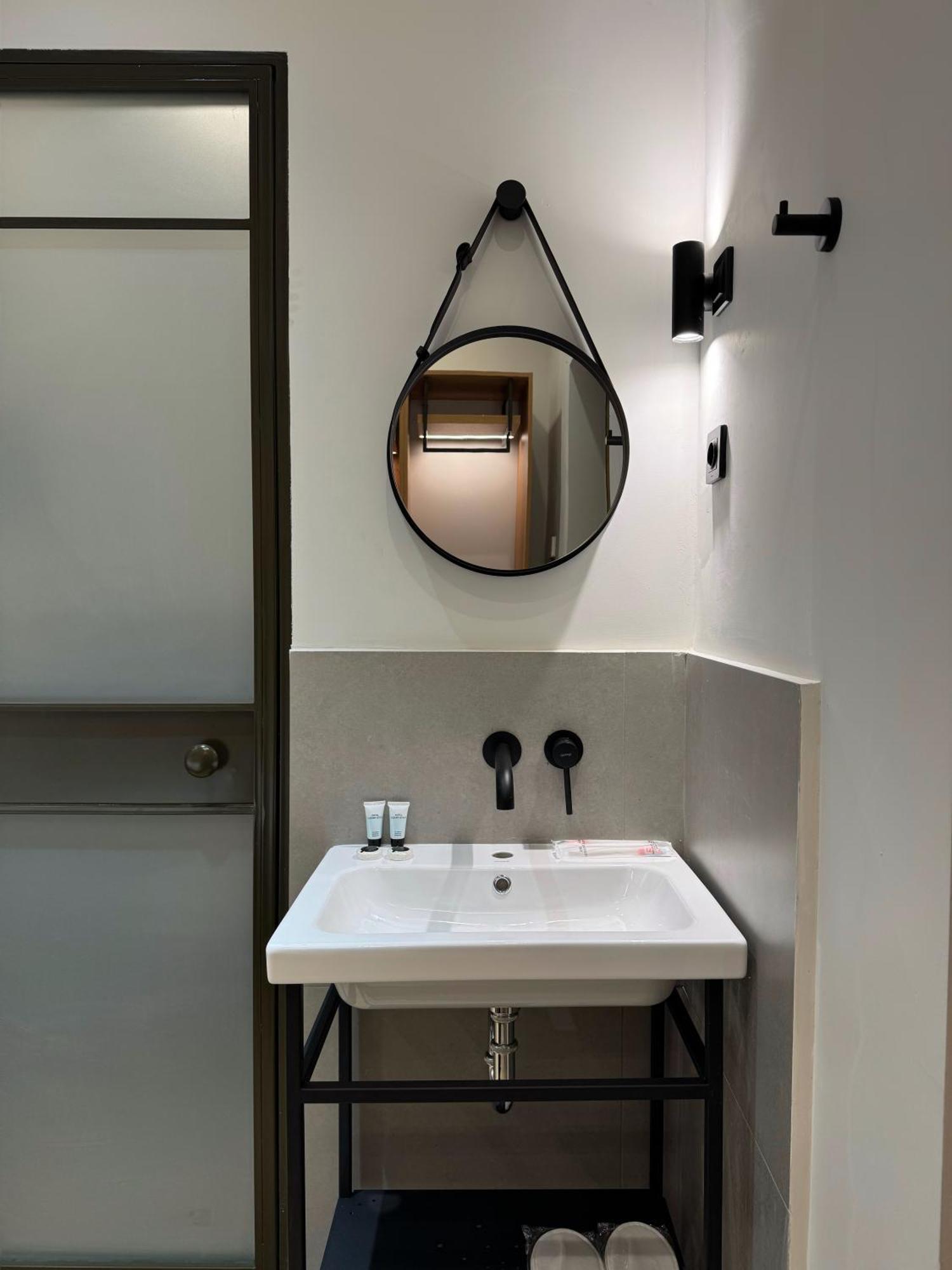 Mosh Mosh Boutique Hotel Almati Kültér fotó